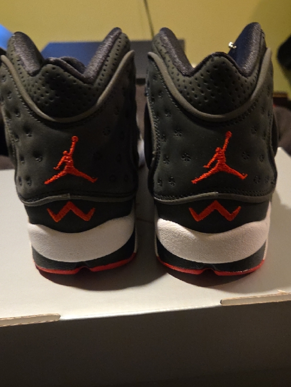Air Jordan OGWomen's Shoes - Picture 3 of 6